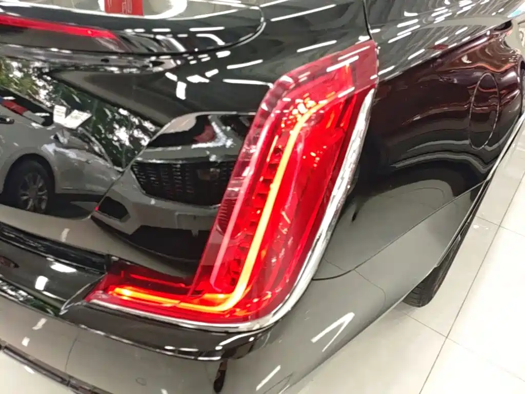 Cadillac XTS 2018 — фото 8