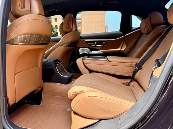 Mercedes-Benz E-Class 2025