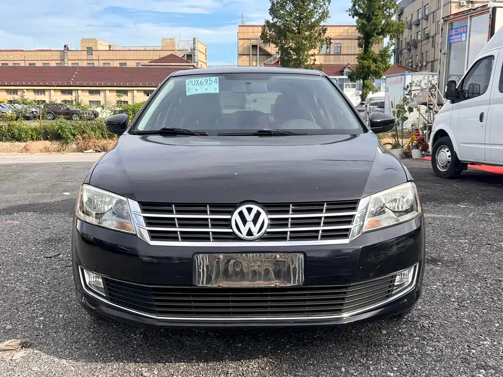 Volkswagen Lavida 2013