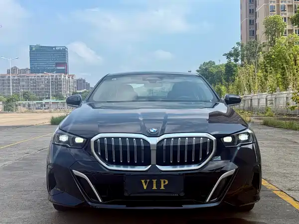 BMW 5 Series 2025