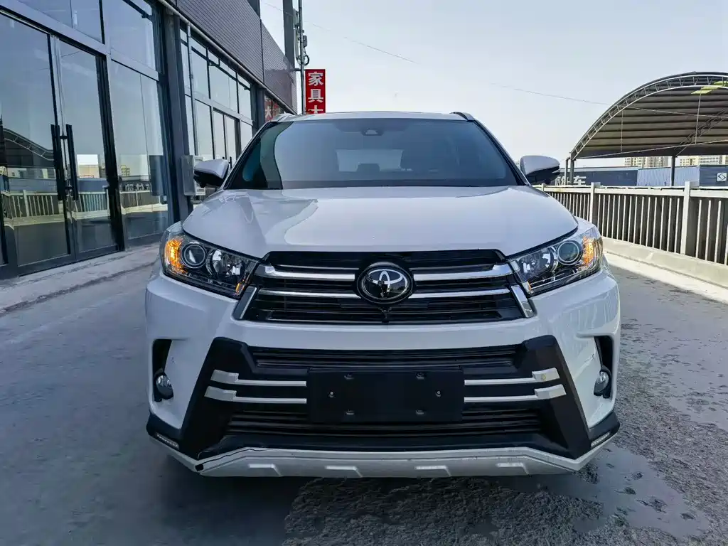 Toyota Highlander 2021 — фото 2