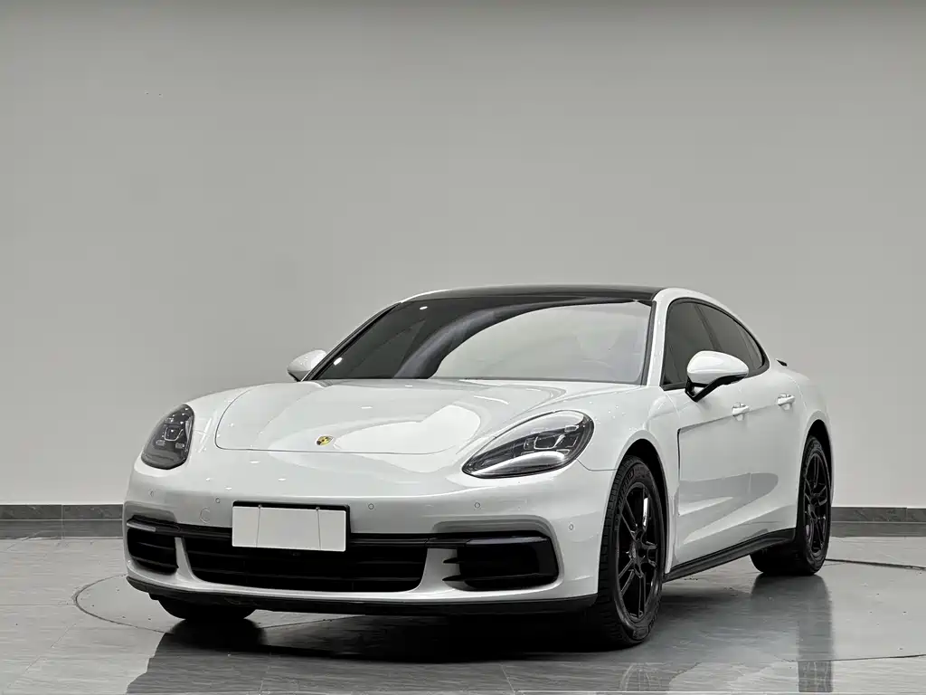 Porsche Panamera 2019 — фото 1