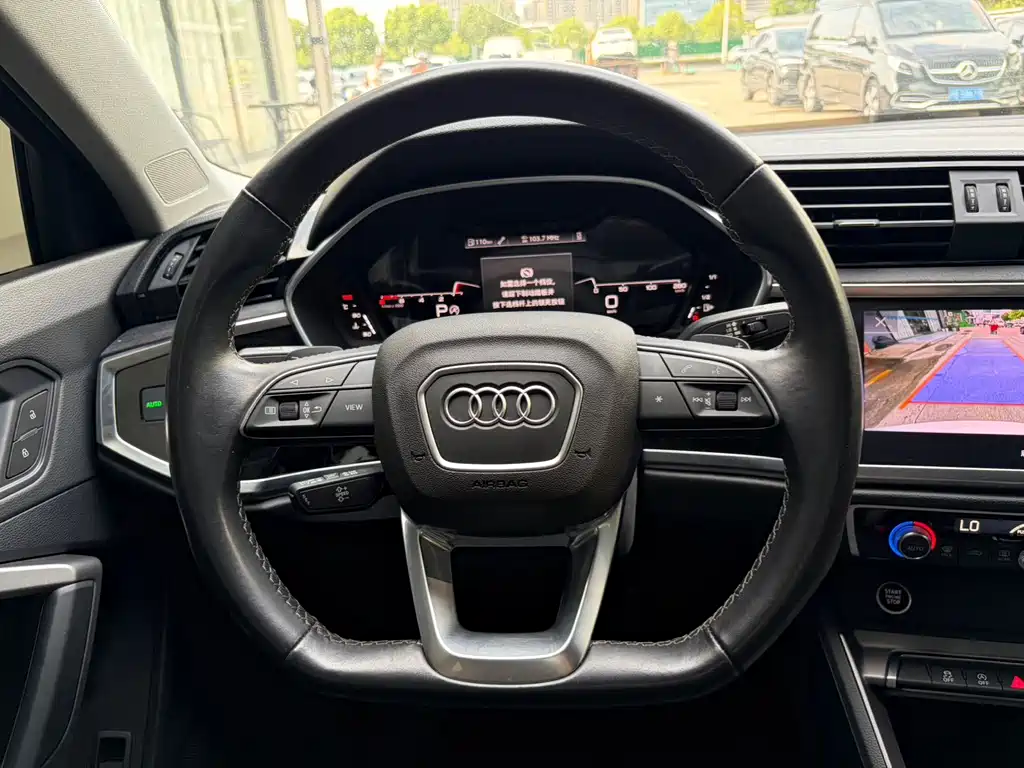 Audi Q3 2022 — фото 14