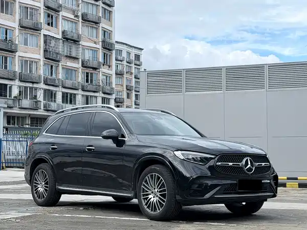 Mercedes-Benz GLC 2025