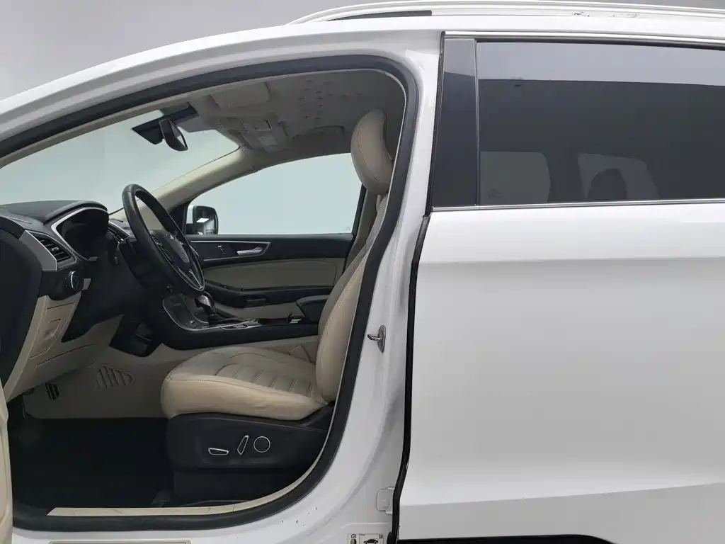 Ford Edge 2015 — фото 10