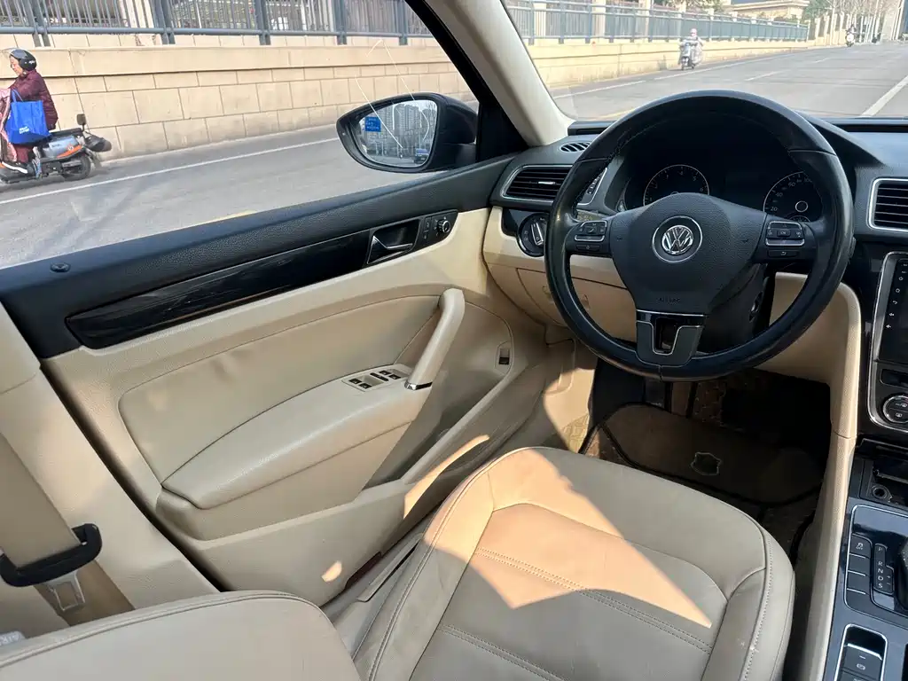 Volkswagen Passat 2015 — фото 14