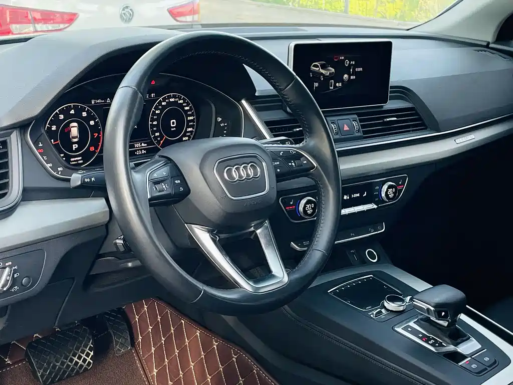 Audi Q5L 2020 — фото 12