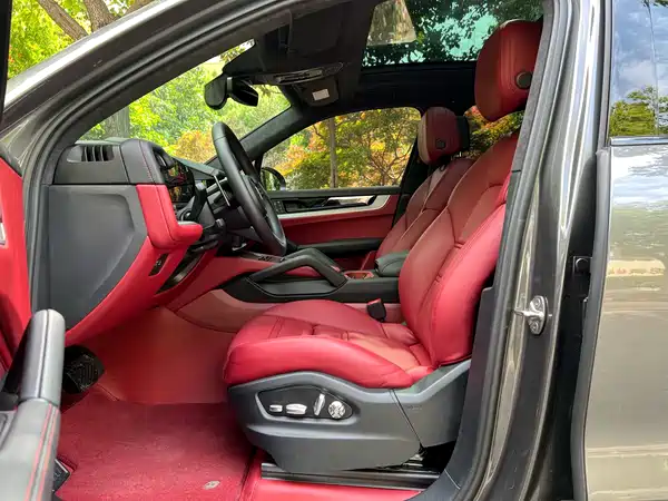 Porsche Cayenne 2025