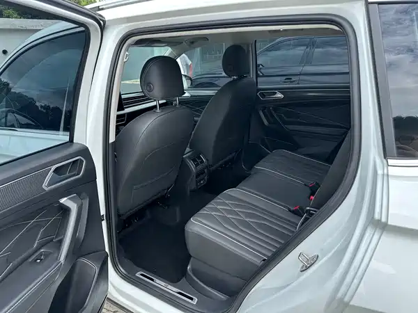 Volkswagen Tiguan L 2023