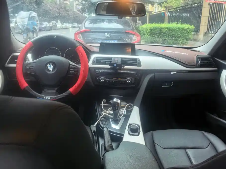 BMW 3 Series 2015 — фото 12