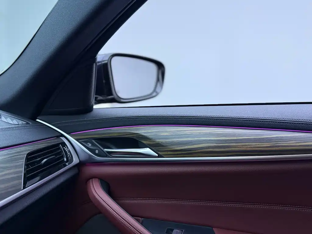 BMW 5 Series 2022 — фото 14