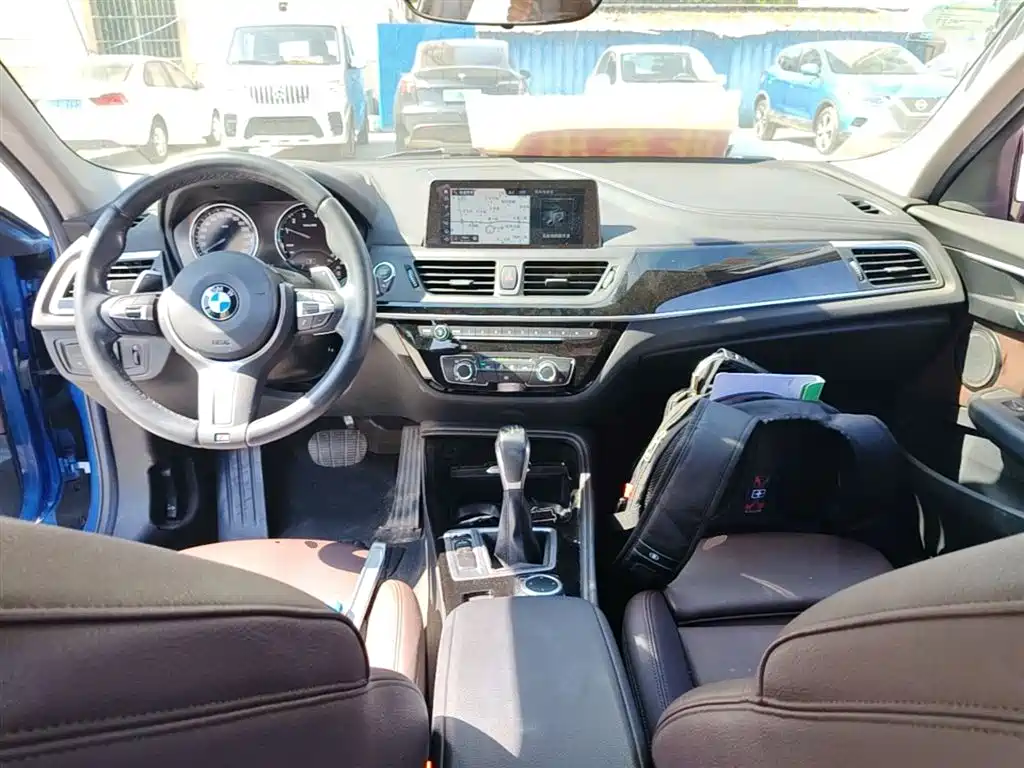 BMW 1 Series 2019 — фото 10