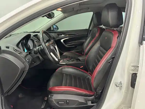 Buick Regal 2011