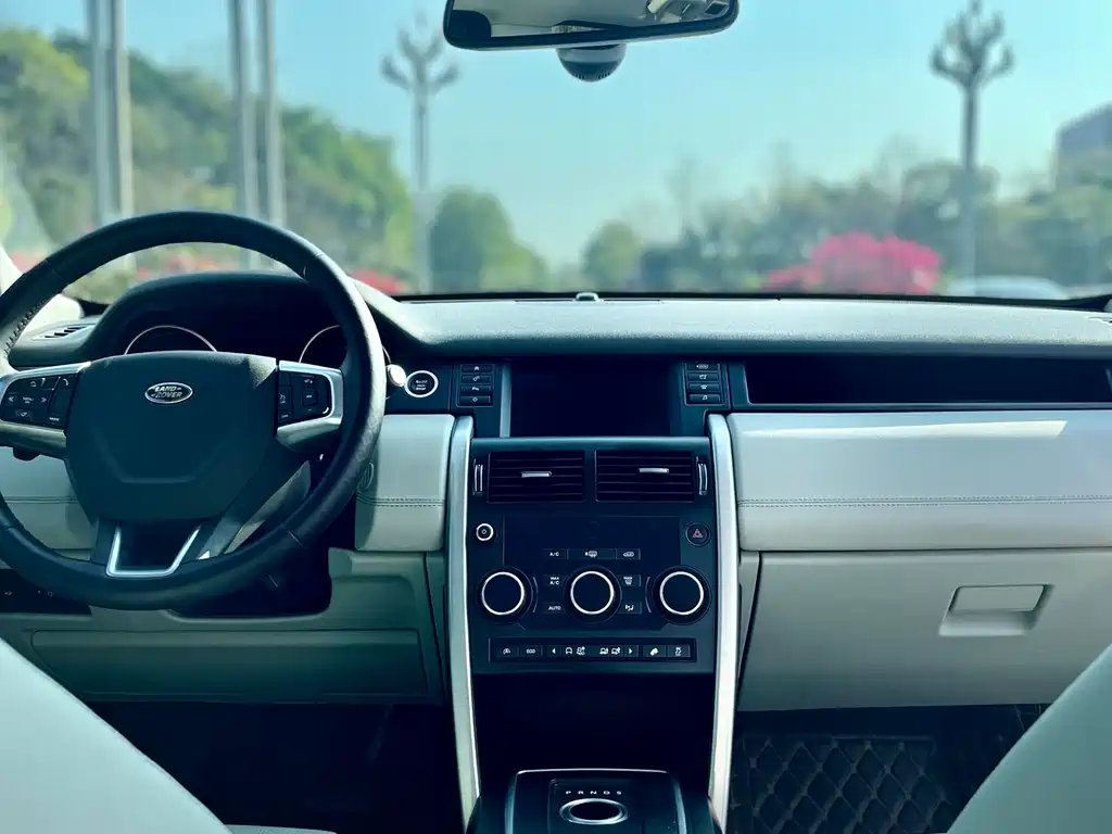 Land Rover Discovery Sport 2016 — фото 19