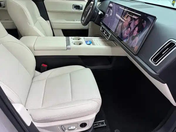Li Auto L6 2024