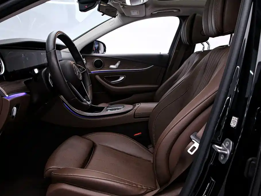 Mercedes-Benz E-Class 2022 — фото 12
