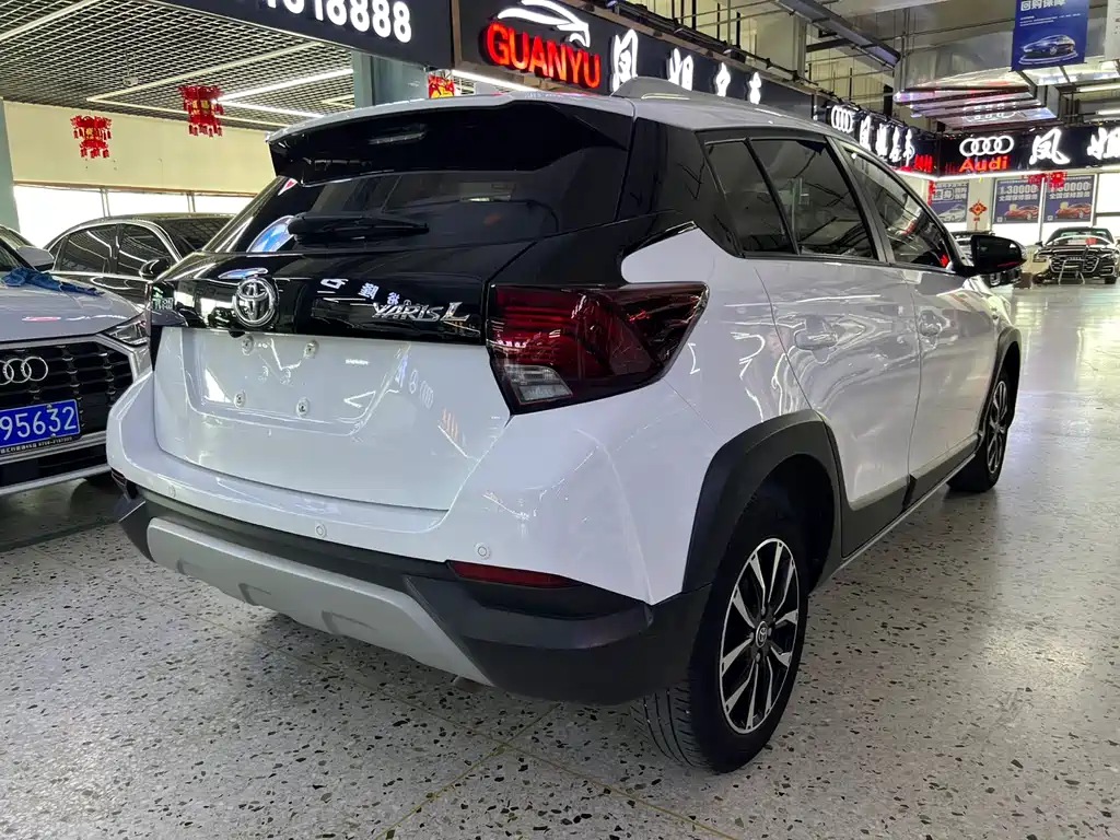 Toyota Yaris L 2022