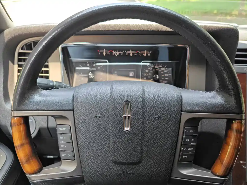 Lincoln Navigator 2013 — фото 10