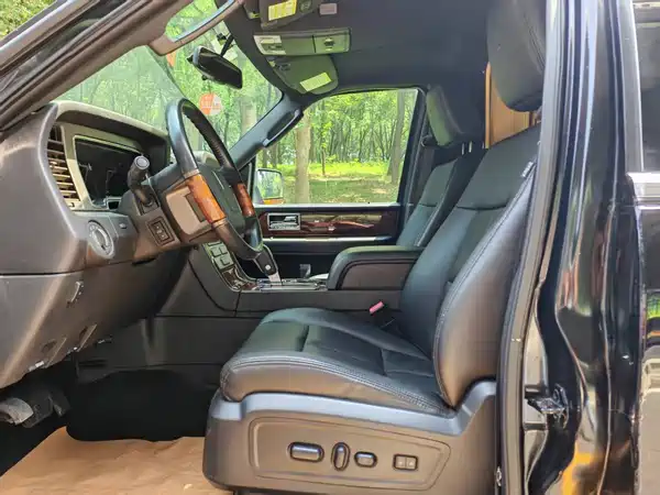 Lincoln Navigator 2013