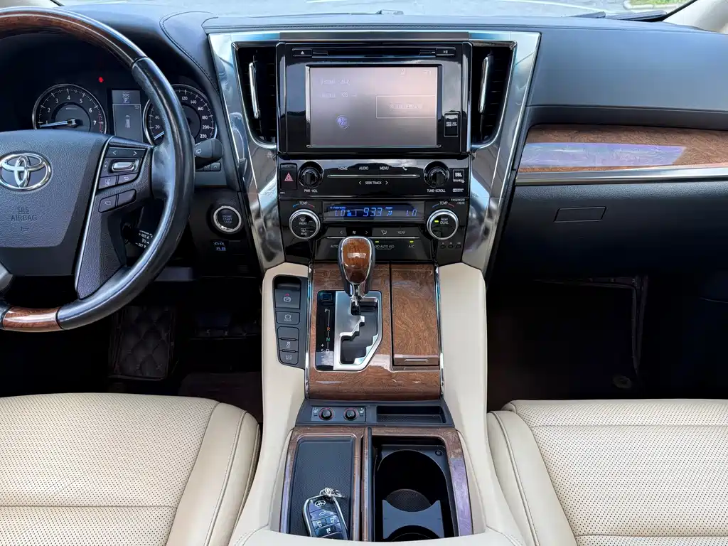 Toyota Alphard 2017 — фото 5