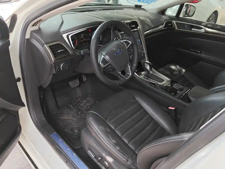 Ford Mondeo 2015 — фото 9