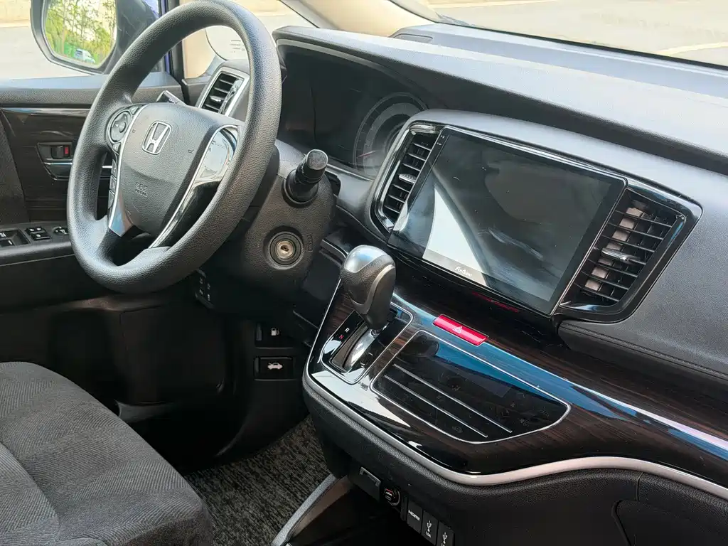 Honda Odyssey 2018 — фото 19