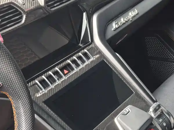 Lamborghini Urus 2021