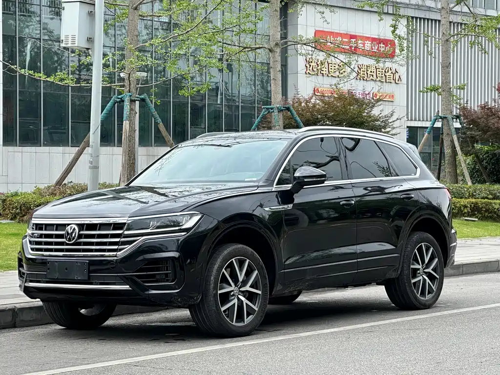 Volkswagen Touareg 2020 — фото 1