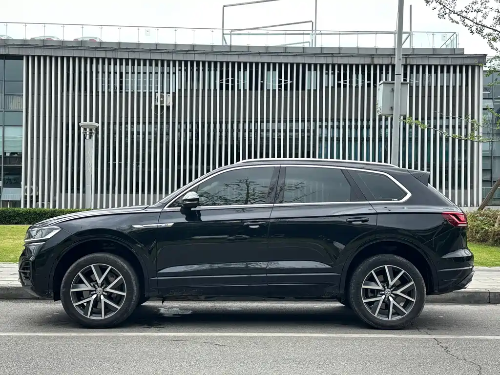 Volkswagen Touareg 2020 — фото 3