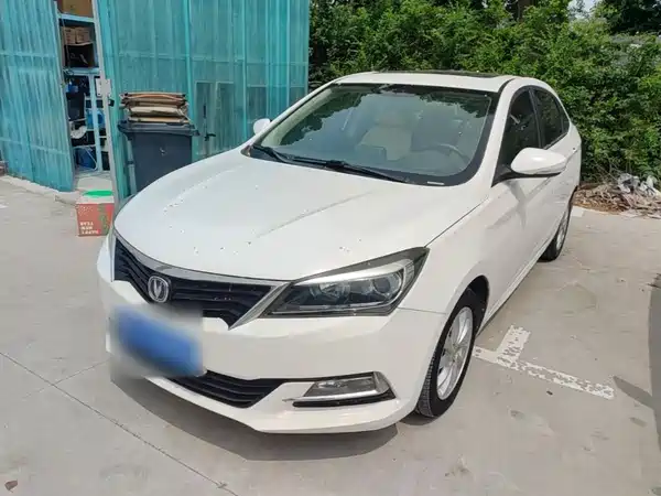 Changan Yuexiang V7 2015
