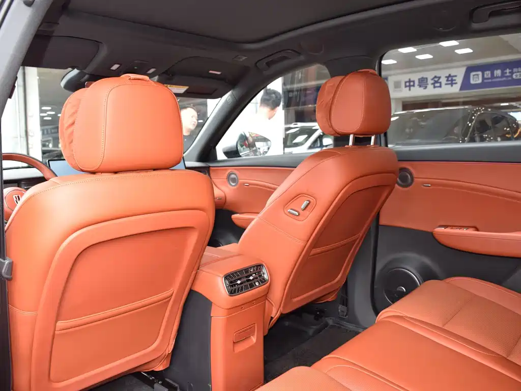 Hongqi HS6 PHEV 2025 — фото 13
