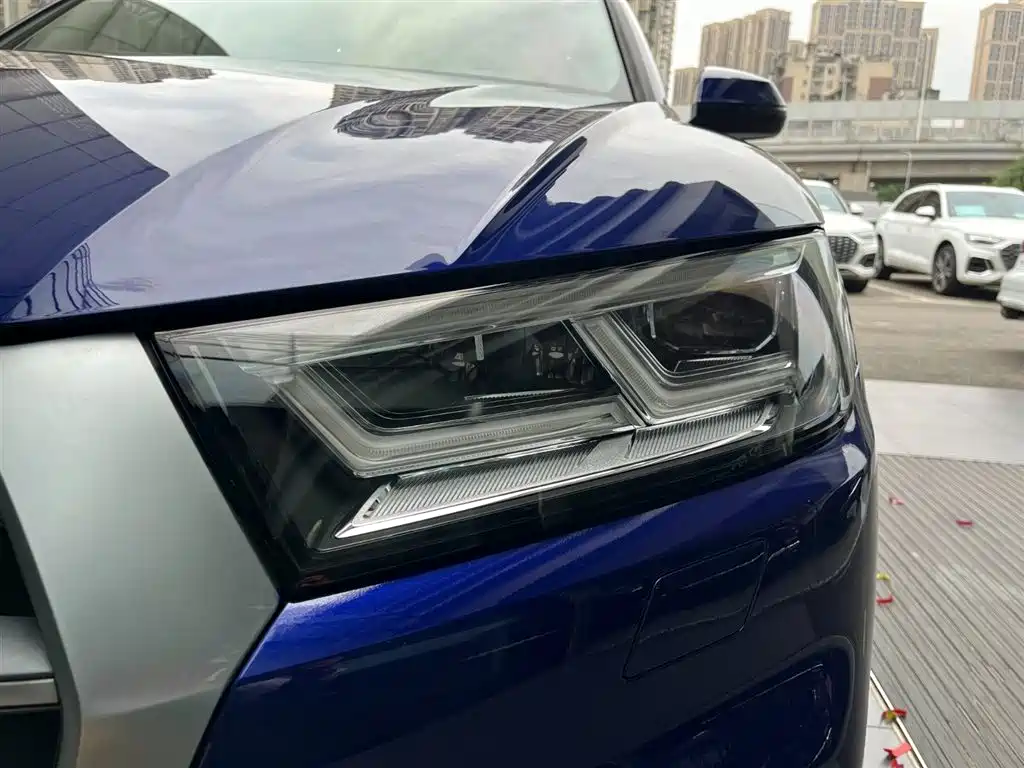 Audi Q5L 2019 — фото 12