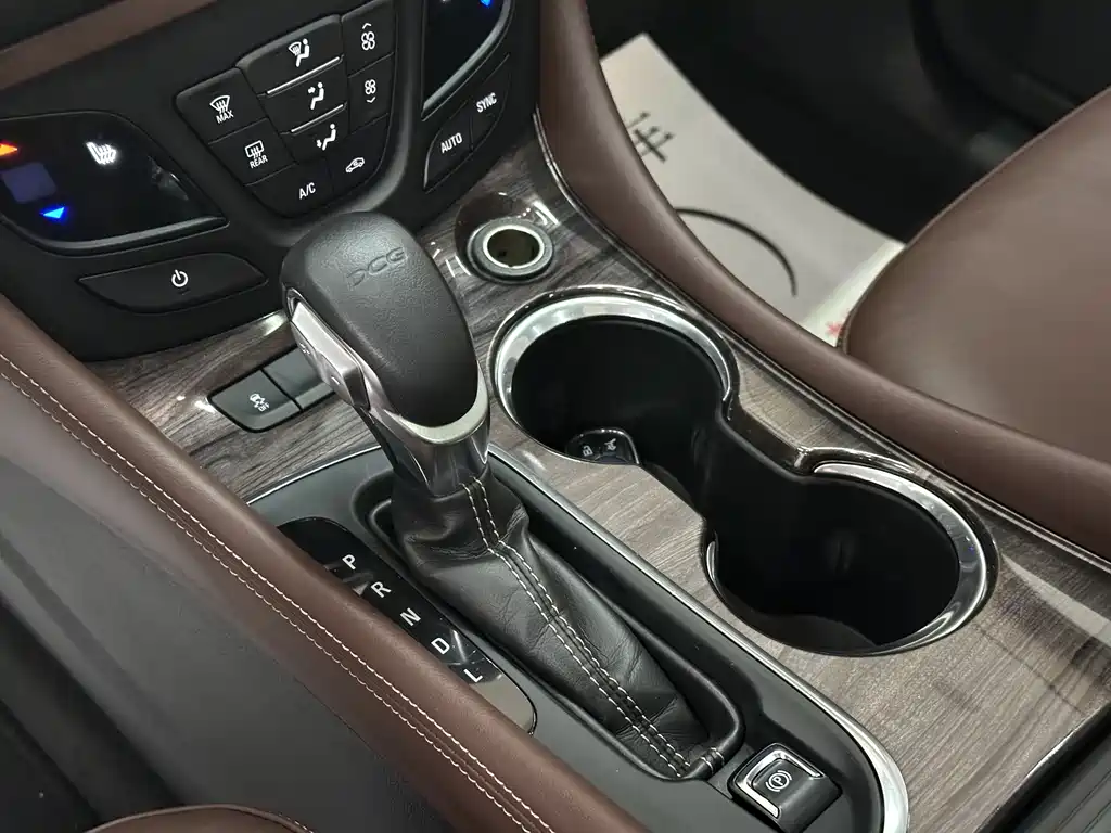 Buick Envision Plus 2017 — фото 7