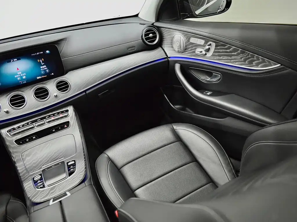 Mercedes-Benz E-Class 2021 — фото 11