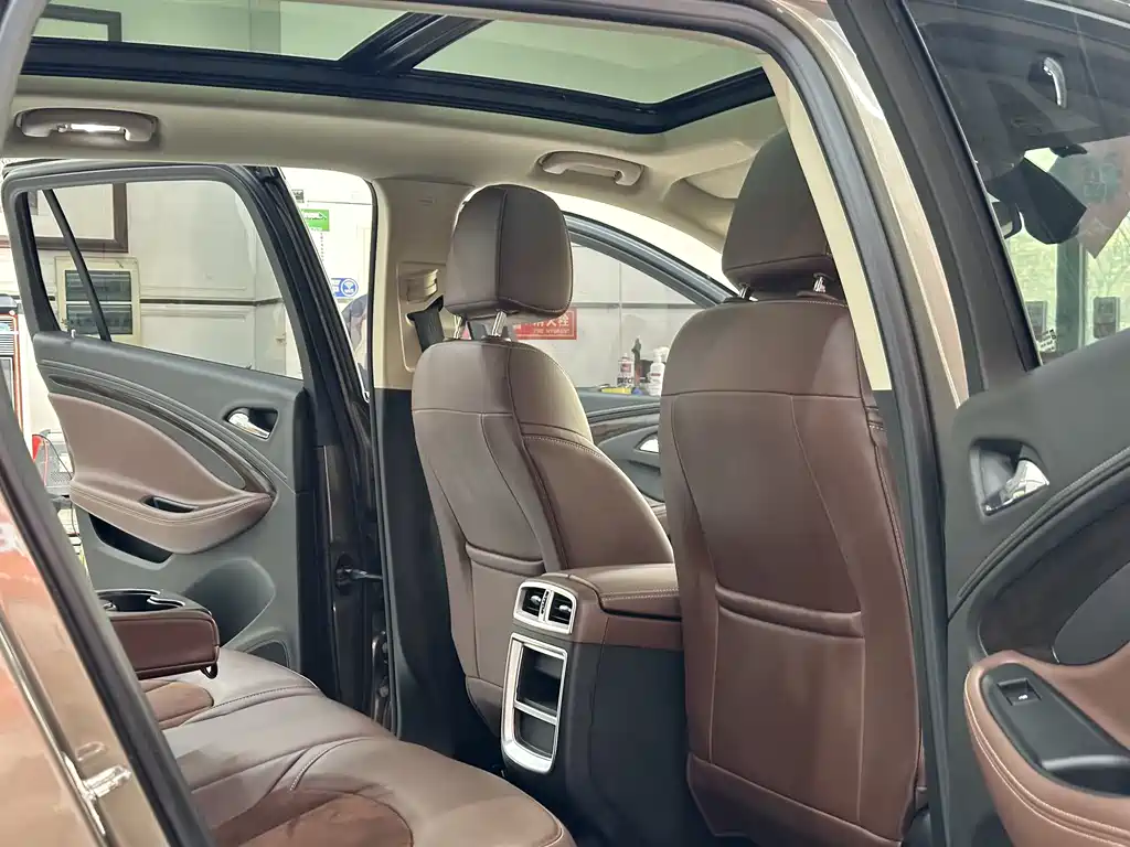 Buick Envision Plus 2017 — фото 10