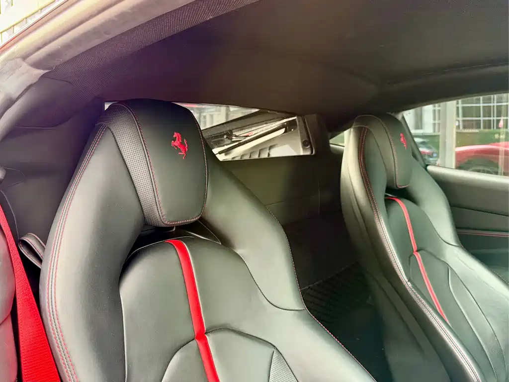 Ferrari F8 2021 — фото 19