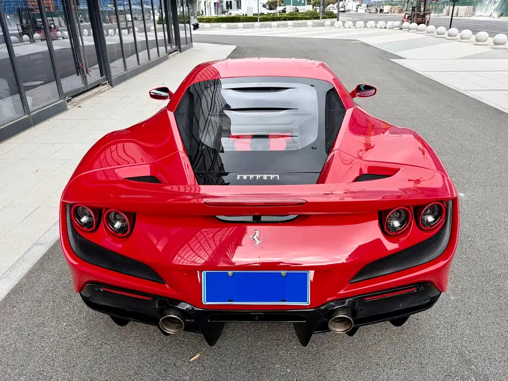 Ferrari F8 2021 — фото 20