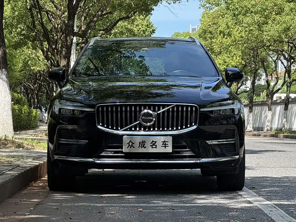 Volvo XC60 2023 — фото 2