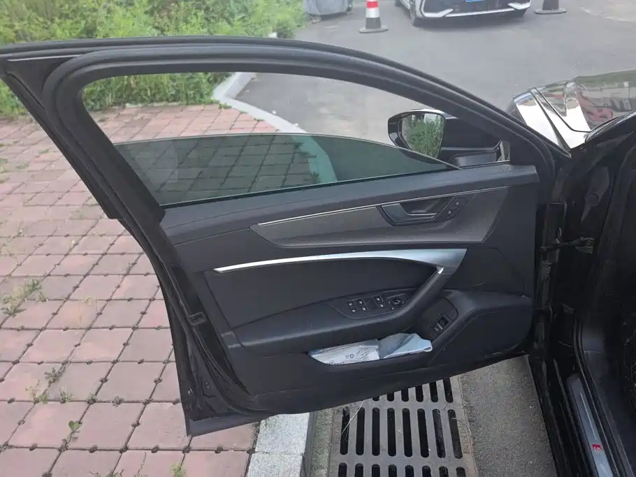 Audi A6L 2021