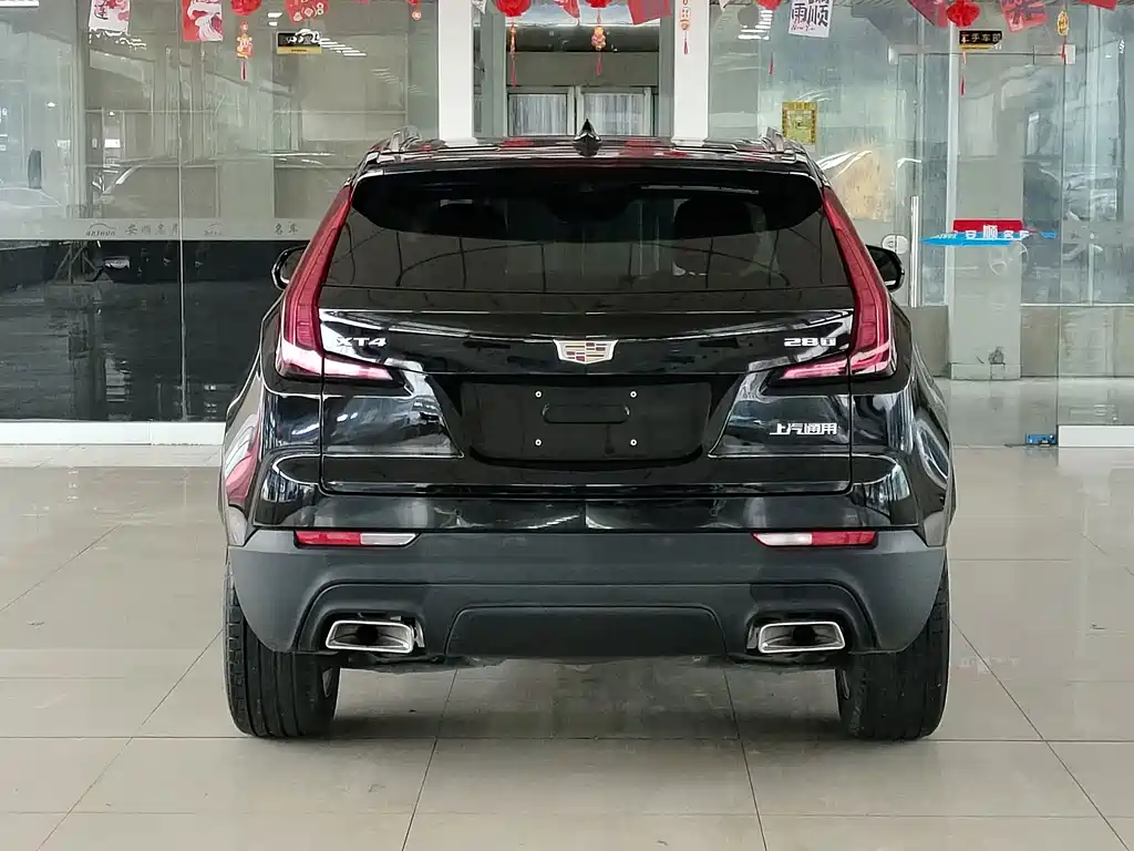 Cadillac XT4 2022 — фото 5
