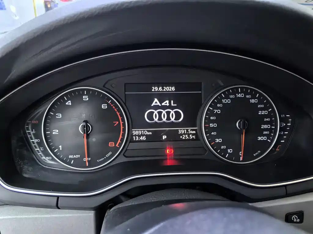 Audi A4L 2017 — фото 9