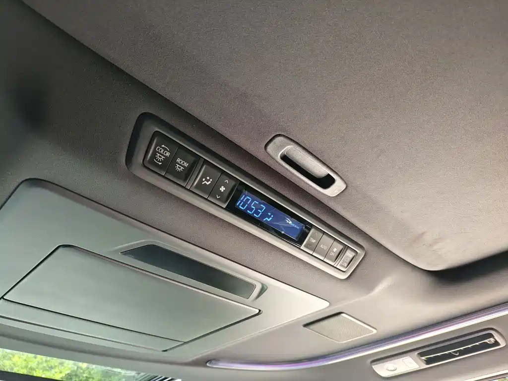 Toyota Alphard 2019 — фото 24