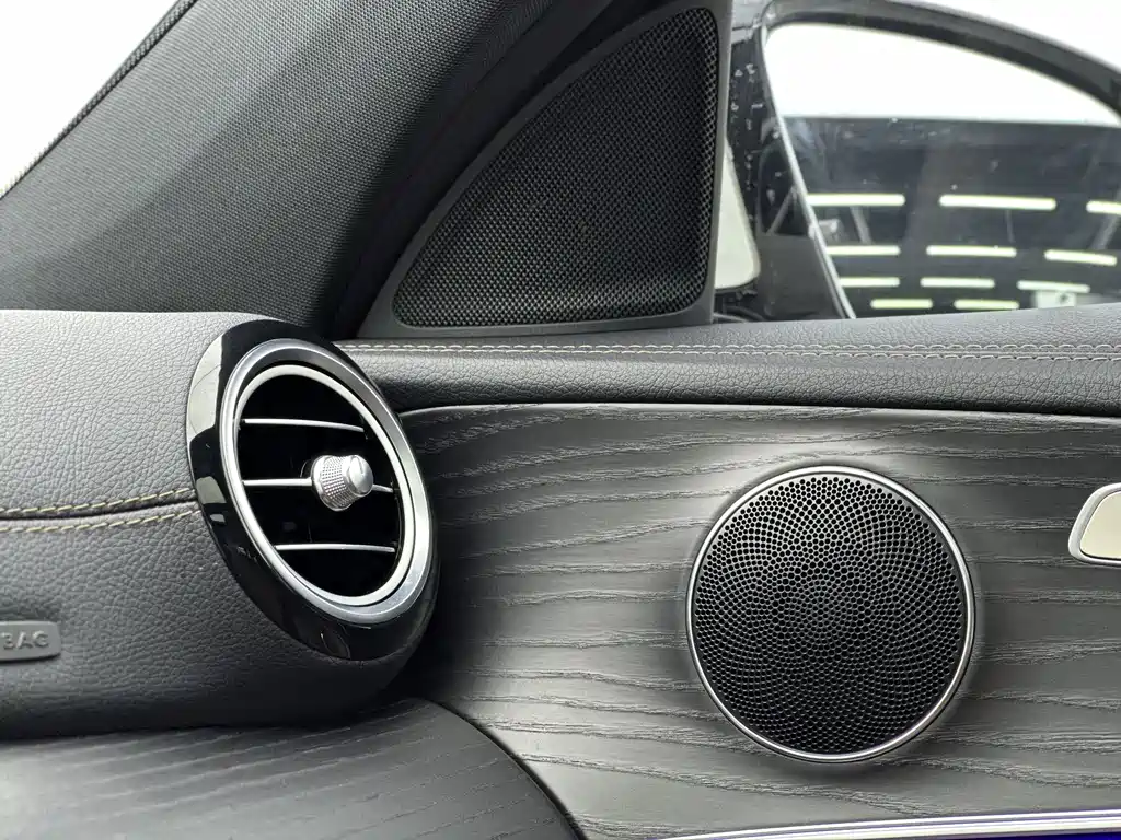 Mercedes-Benz E-Class 2021 — фото 11