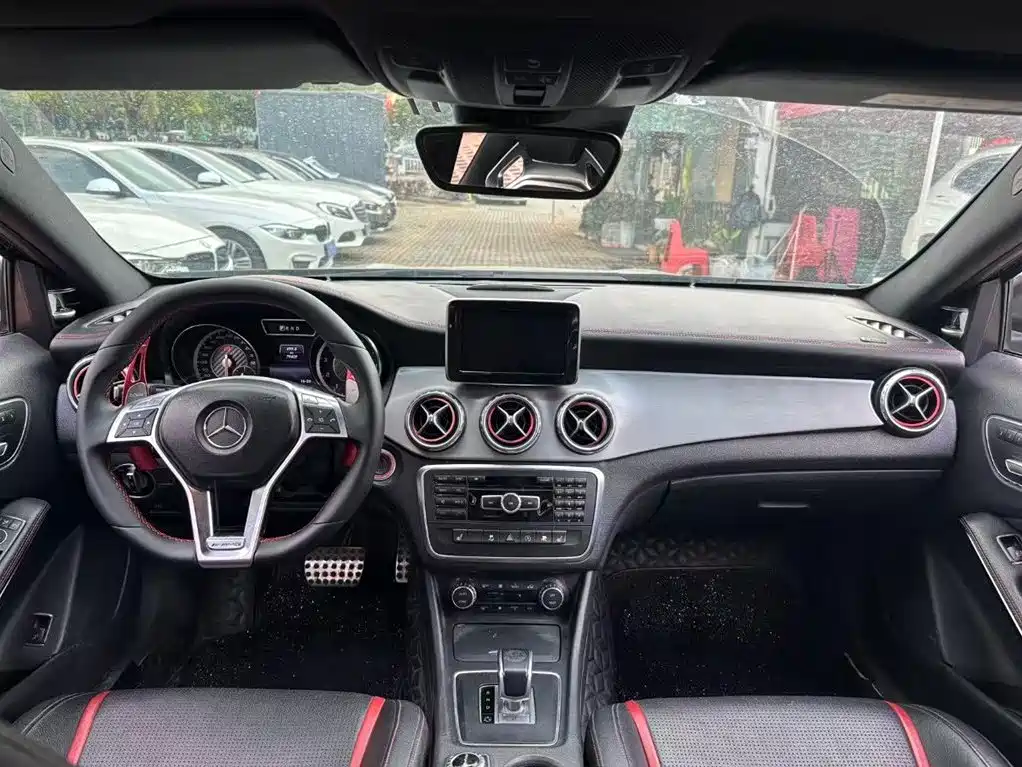 Mercedes-Benz GLA AMG 2015