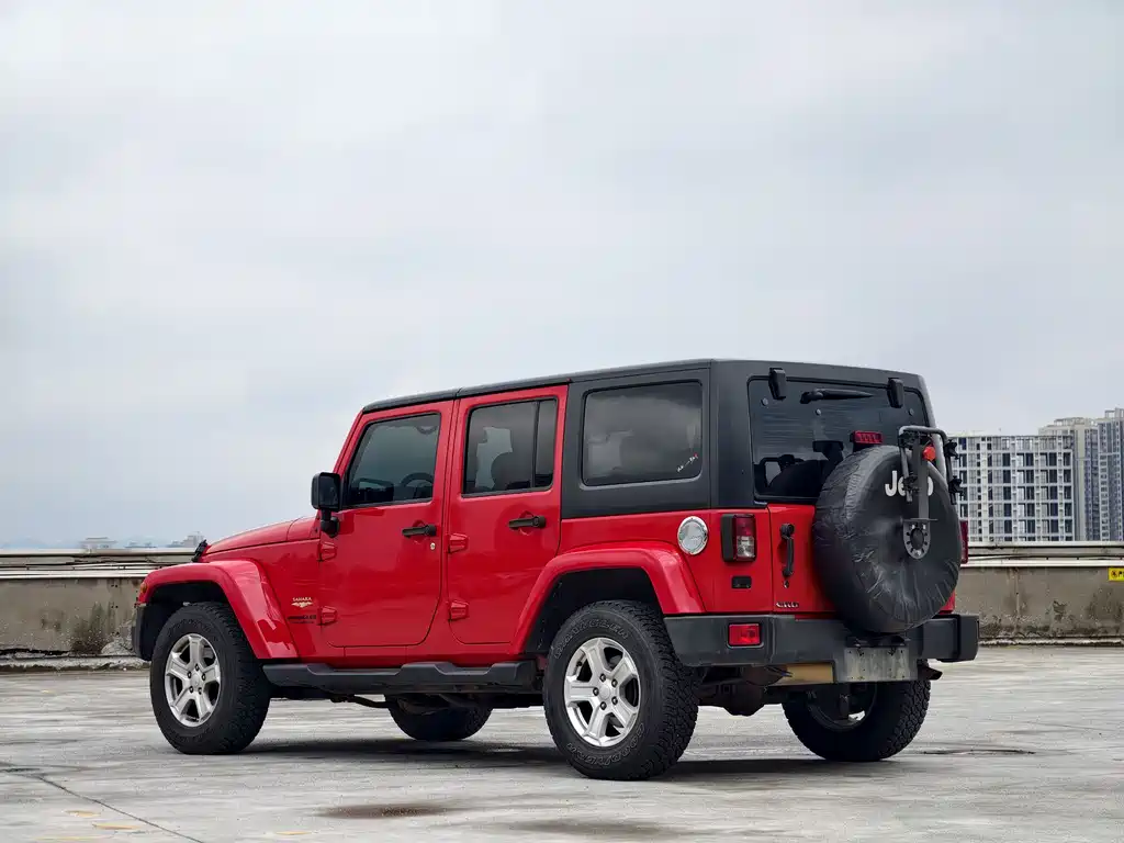 Jeep Wrangler 2016 — фото 16