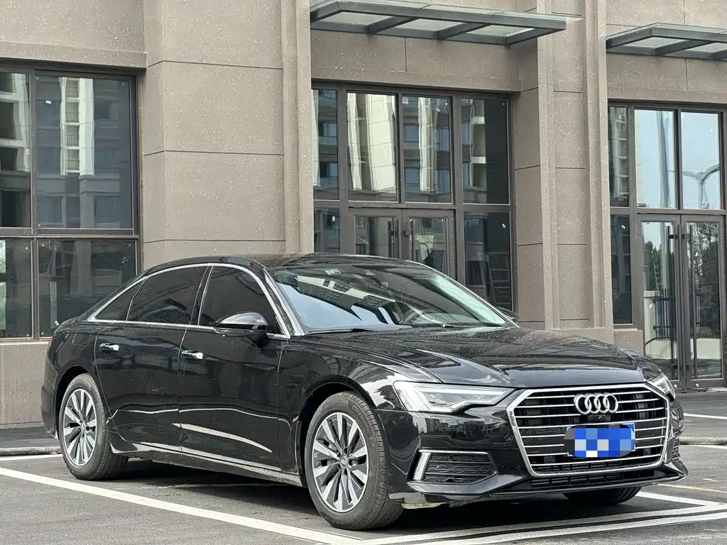Audi A6L 2021 — фото 1