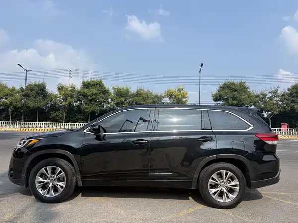 Toyota Highlander 2021