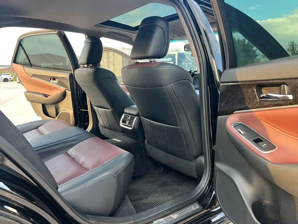 Toyota Crown 2019 — фото 13