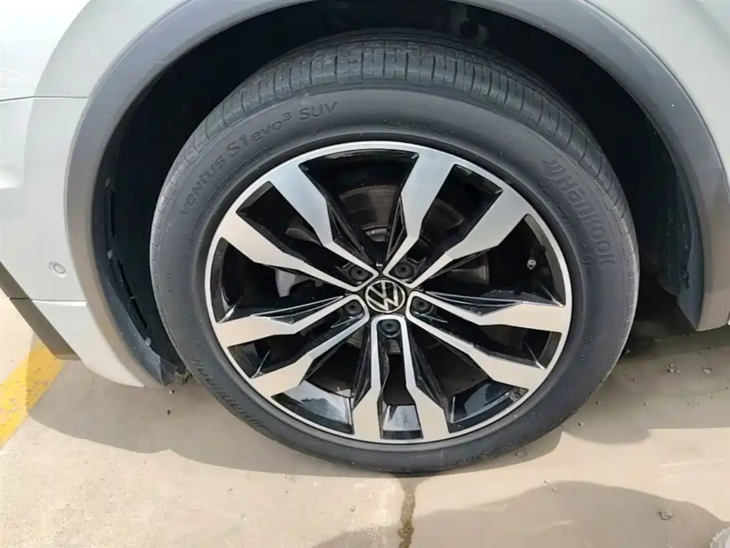 Volkswagen Tiguan L 2021 — фото 23