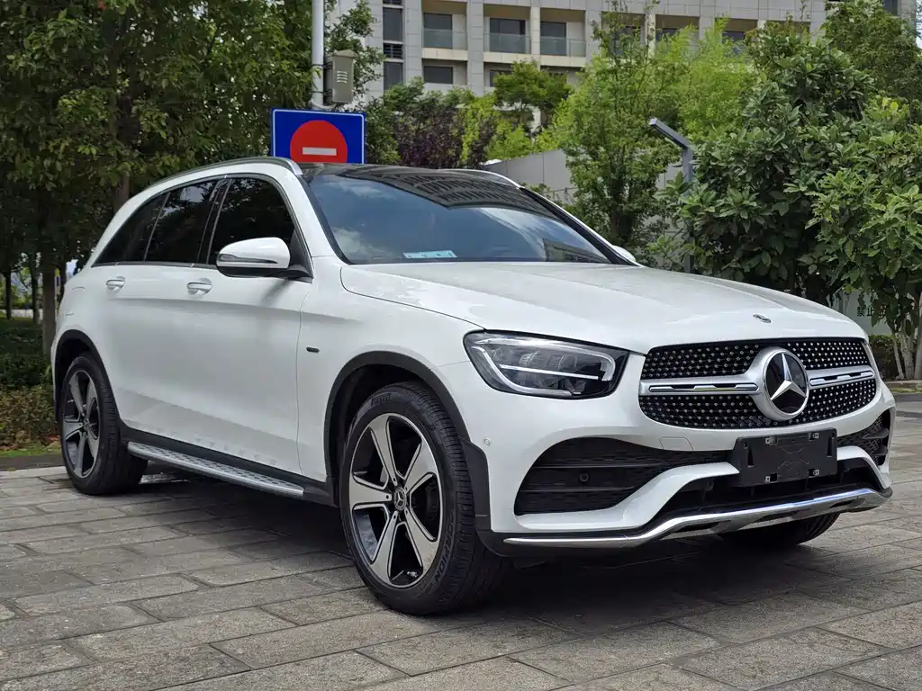 Mercedes-Benz GLC 2023
